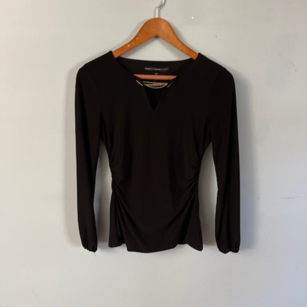 White House Black Market - Black lined top (XXS)